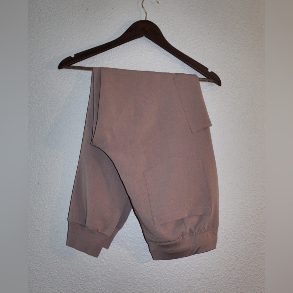 Mandala 9 Pocket Jogger Scrubs in Macchiato (Color not currently in rotation)
